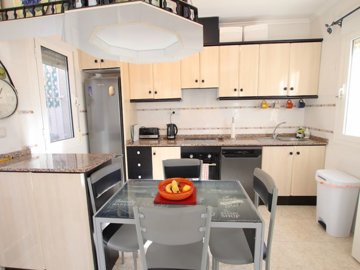 49232charming2bedroomsouthfacingbungalowwithm