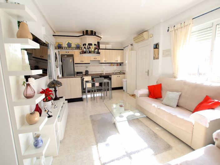 Image No.15-2 Bed Townhouse for sale