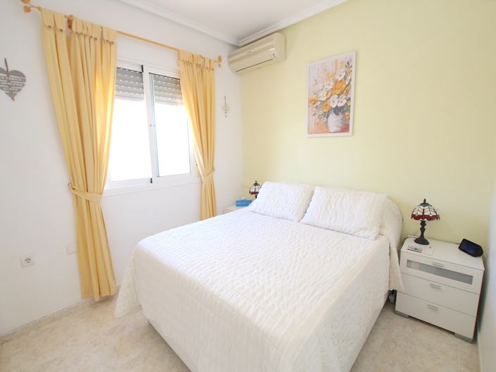 Image No.17-2 Bed Townhouse for sale