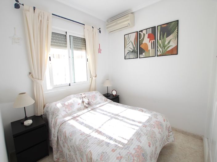 Image No.20-2 Bed Townhouse for sale