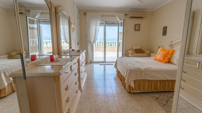 Image No.11-5 Bed Villa for sale