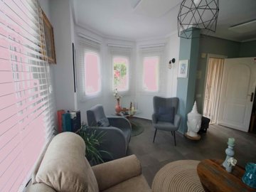 49240roomy23bedsemidetachedvillaindonapepa271