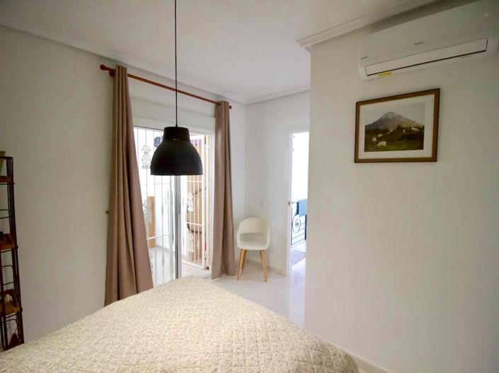 Image No.25-2 Bed Villa for sale