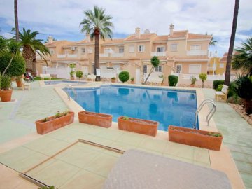 49240roomy23bedsemidetachedvillaindonapepa271