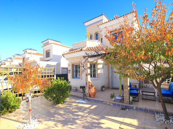 Image No.4-3 Bed Villa for sale