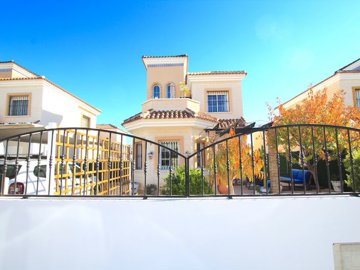 49241beautifullypresentedthreebedroomdetached