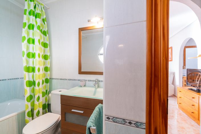 Image No.19-2 Bed Townhouse for sale