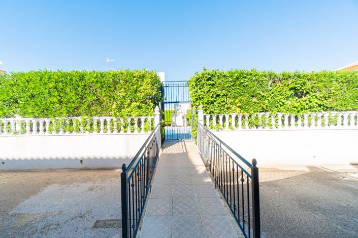 Image No.2-2 Bed Townhouse for sale