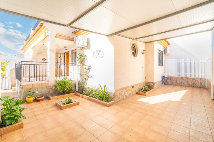 Image No.6-2 Bed Townhouse for sale