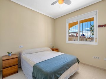 49243spacioustopfloorapartmentindonapepa02122