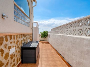 49250roomy2bedroomfamilyhomewithstunningvista