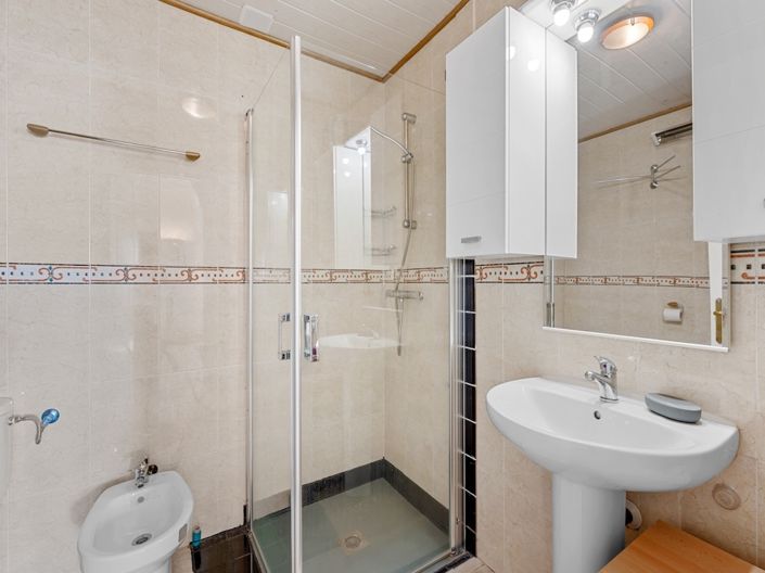 Image No.21-2 Bed Townhouse for sale