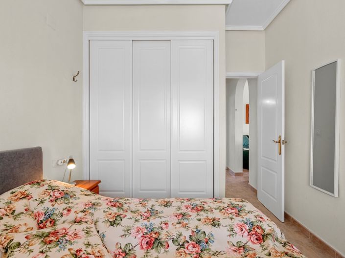 Image No.23-2 Bed Townhouse for sale