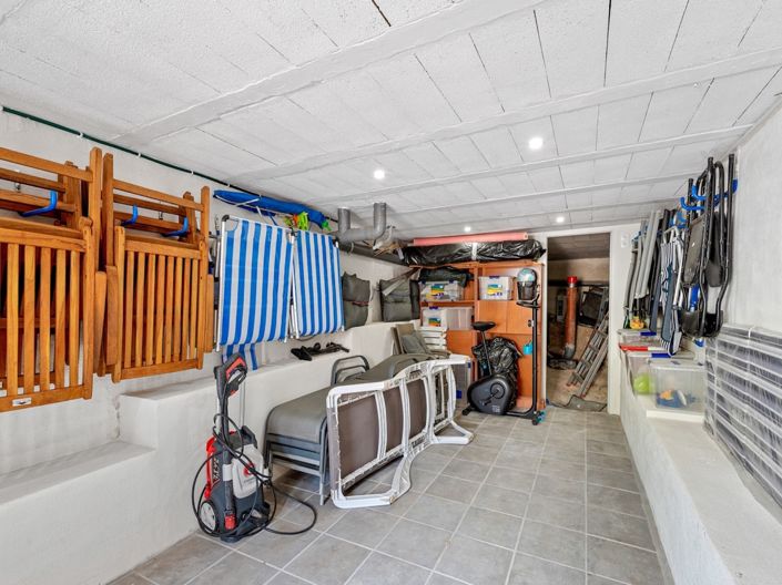 Image No.28-2 Bed Townhouse for sale