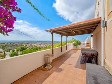 49250roomy2bedroomfamilyhomewithstunningvista