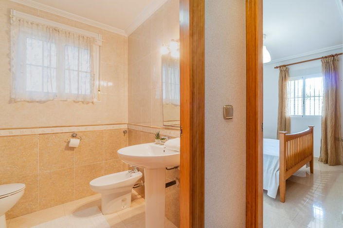 Image No.24-2 Bed Apartment for sale