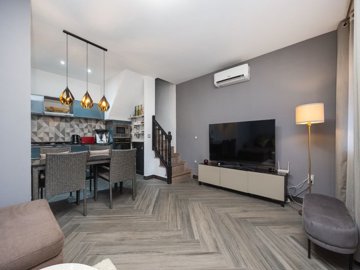 49255beautifultwobedroomtownhousewithpoolview