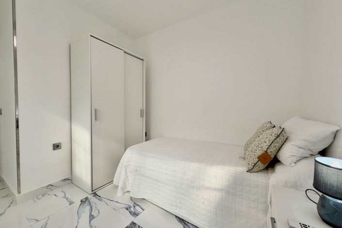 Image No.10-2 Bed Villa for sale