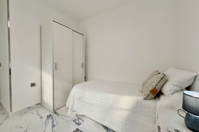 49259fullyrenovated2bedroomsemidetachedhomein