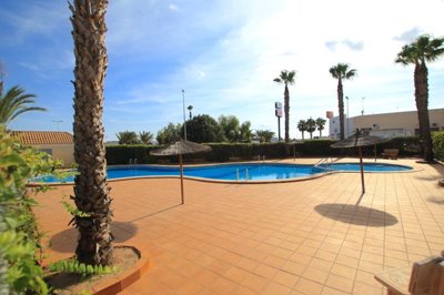 49261twobedroombungalowwithalargerooftopsolar