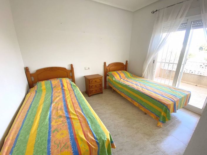 Image No.17-3 Bed Townhouse for sale