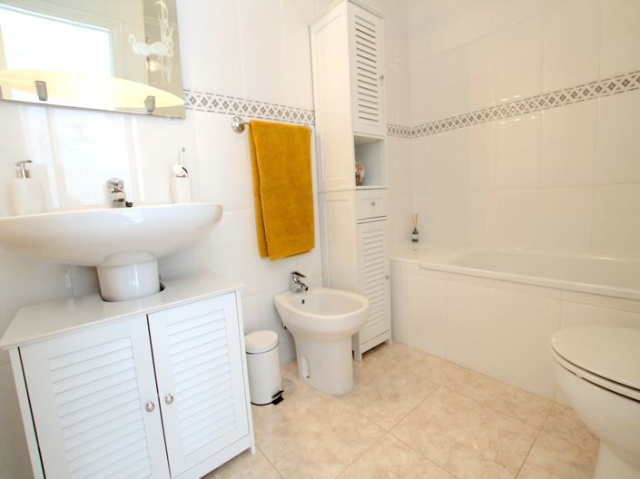 Image No.25-2 Bed Apartment for sale