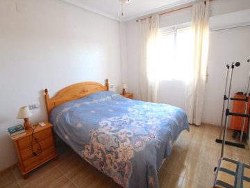 49266spacioustwobedroombungalowinlocrispinalg