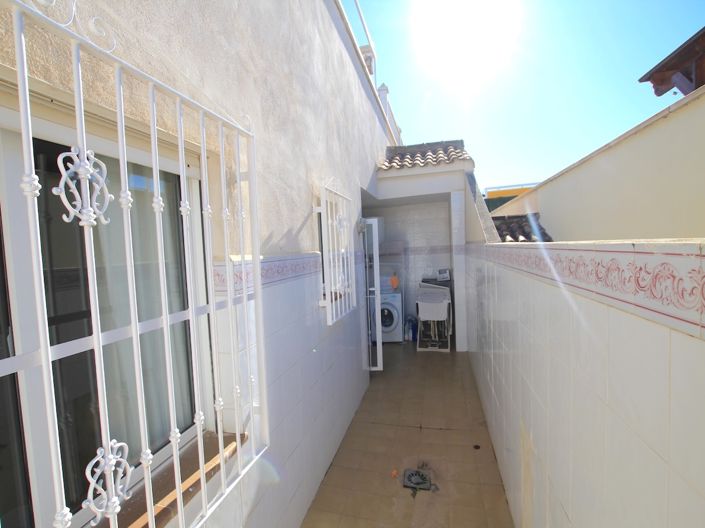 Image No.19-2 Bed Townhouse for sale