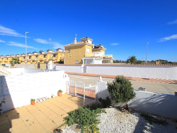 Image No.20-2 Bed Townhouse for sale