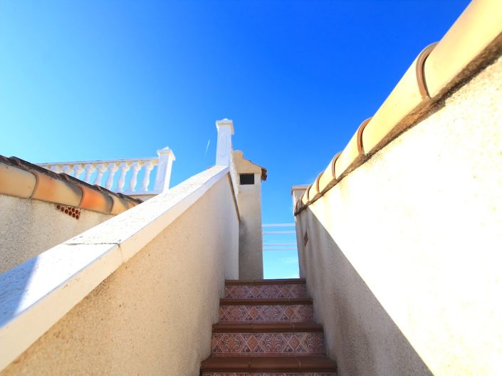 Image No.21-2 Bed Townhouse for sale