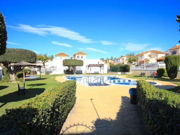 Image No.26-2 Bed Townhouse for sale