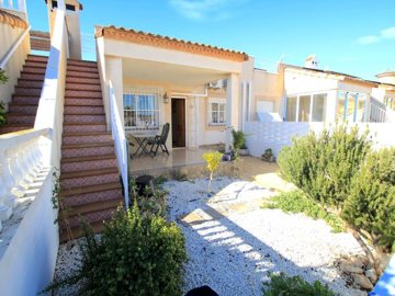 49266spacioustwobedroombungalowinlocrispinalg