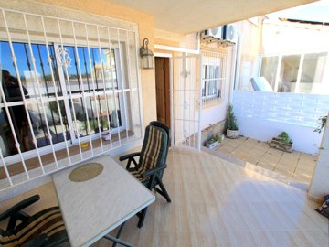 49266spacioustwobedroombungalowinlocrispinalg