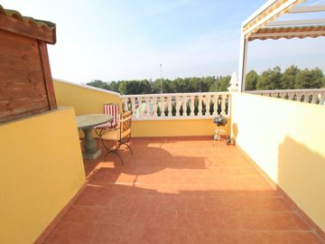 49274topfloorapartmentwithsolariumandamountai