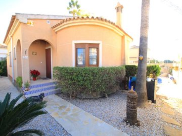 49272fabulousthreebedroomdetachedvillalargeco