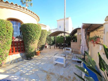 49272fabulousthreebedroomdetachedvillalargeco