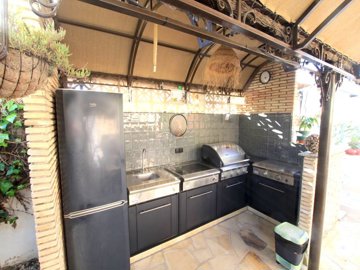 49272fabulousthreebedroomdetachedvillalargeco