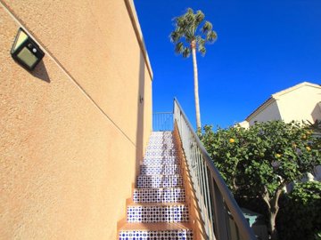 49272fabulousthreebedroomdetachedvillalargeco