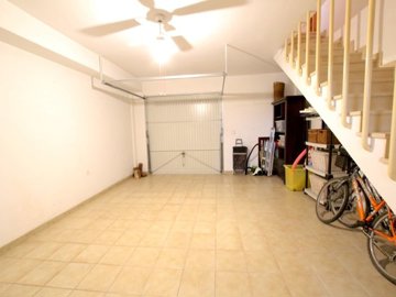 49275spaciousthreebedroomvillagetownhousewith