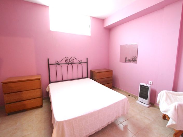 Image No.17-3 Bed Townhouse for sale