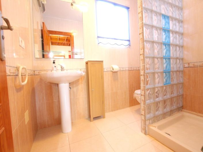 Image No.24-3 Bed Townhouse for sale