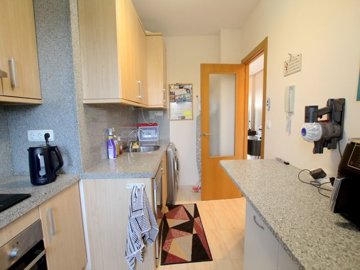 49277spacioustopfloorapartmentwithprivatesola