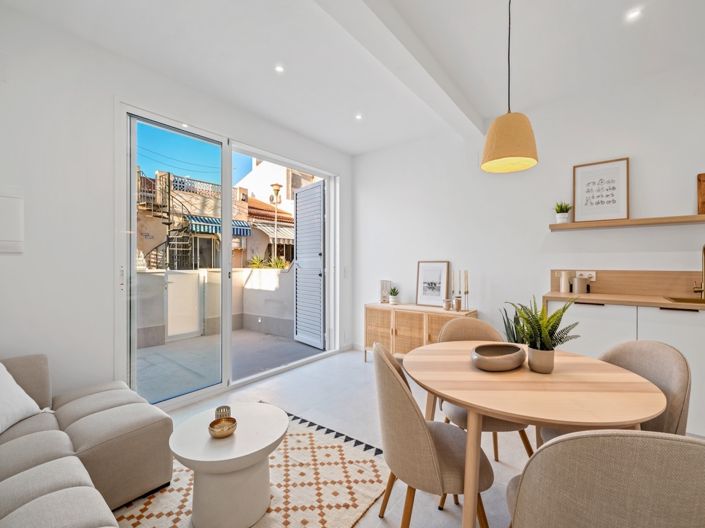 Image No.2-2 Bed Townhouse for sale