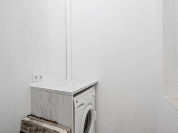 49284renovated2bedroombungalowwitharooftopsol