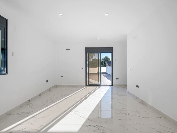 Image No.20-4 Bed Villa for sale