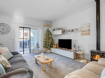 49292stylish2bedroomendtownhousewithstunningv