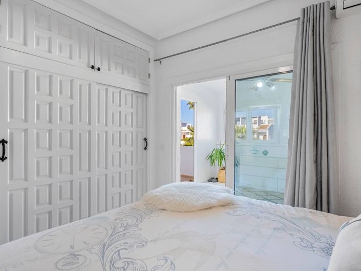 Image No.17-2 Bed Townhouse for sale