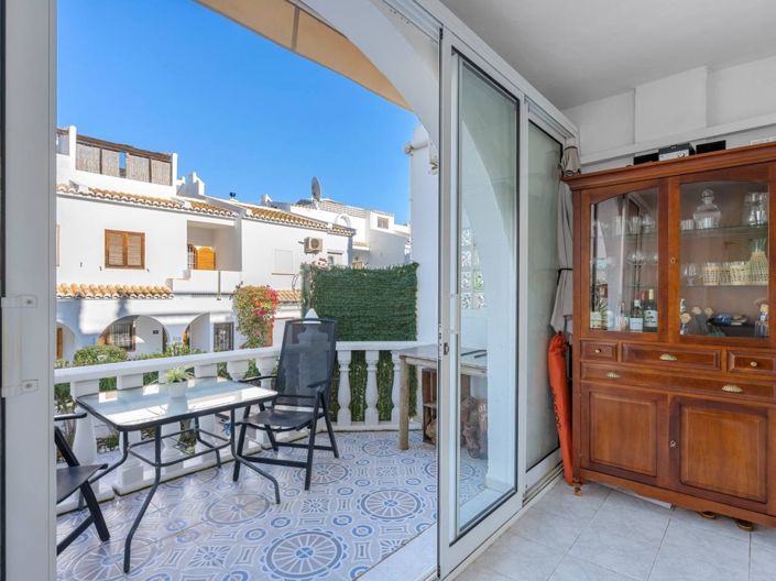 Image No.9-2 Bed Townhouse for sale