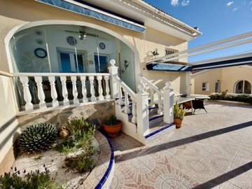 49291threebedroomsemidetachedbungalowinlafies