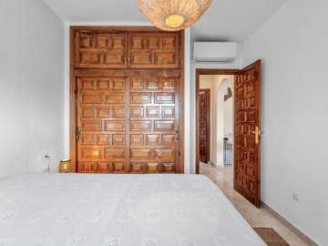 49285charmingthreebedroommediterraneanstylevi